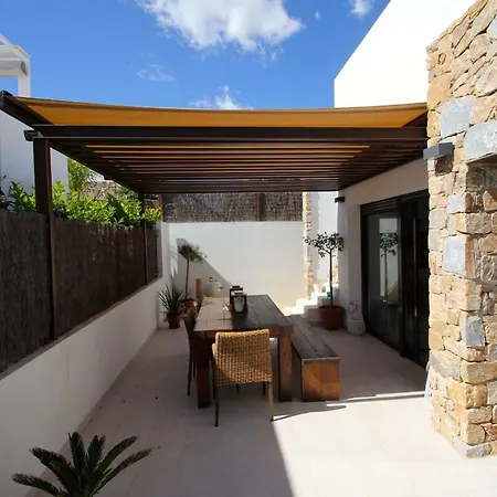 Casa Laura Orihuela